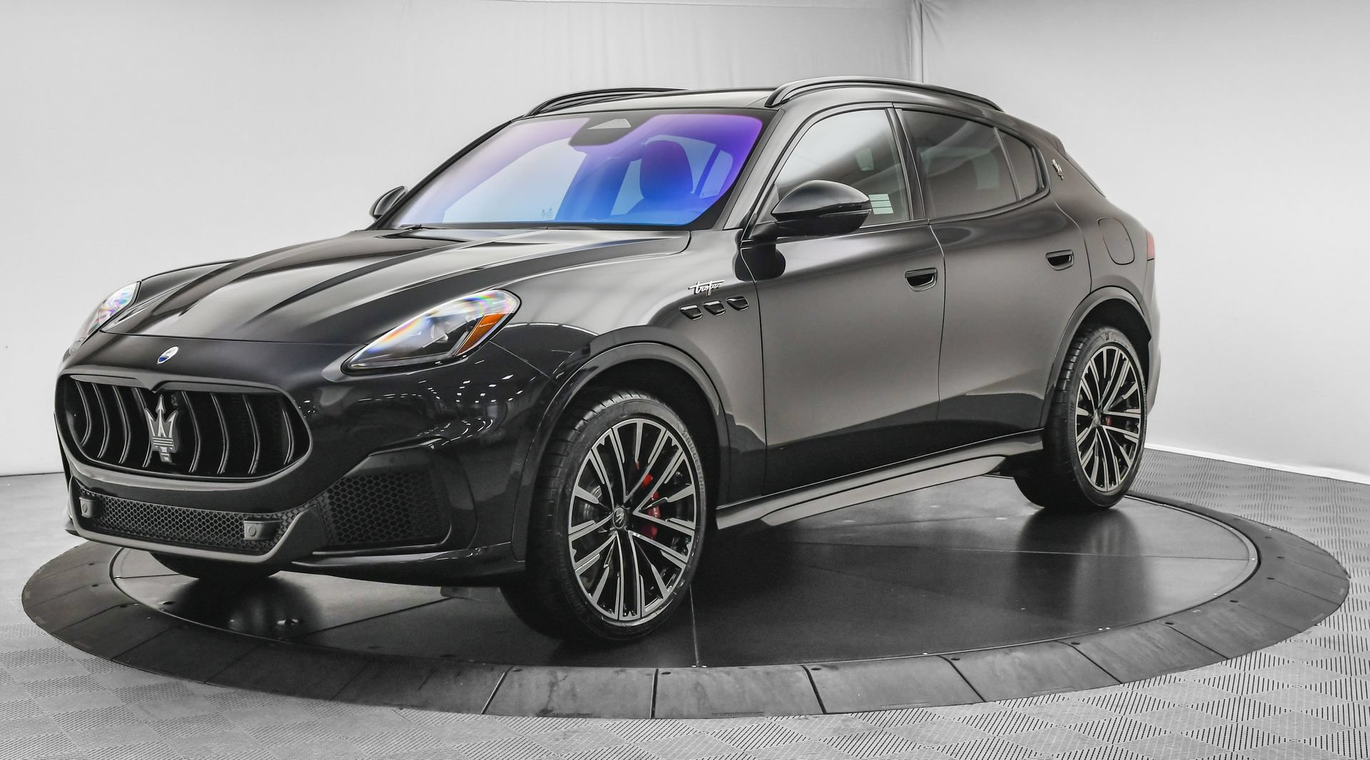 Used 2025 Maserati Grecale Modena AWD/4WD image 3