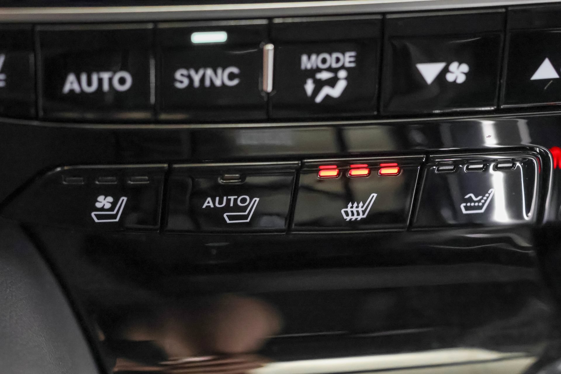 Used 2025 Acura MDX SH-AWD w/ Advance Package image 10