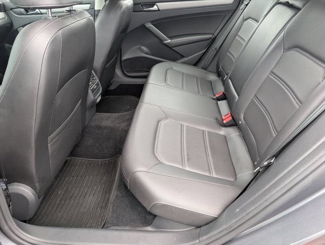 Used 2021 Volkswagen Passat 2.0T SE FWD image 28