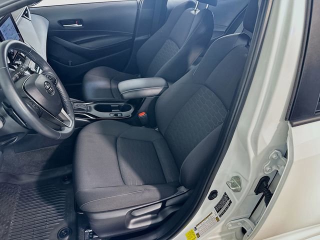 Used 2025 Toyota Corolla SE w/ SE Package image 15