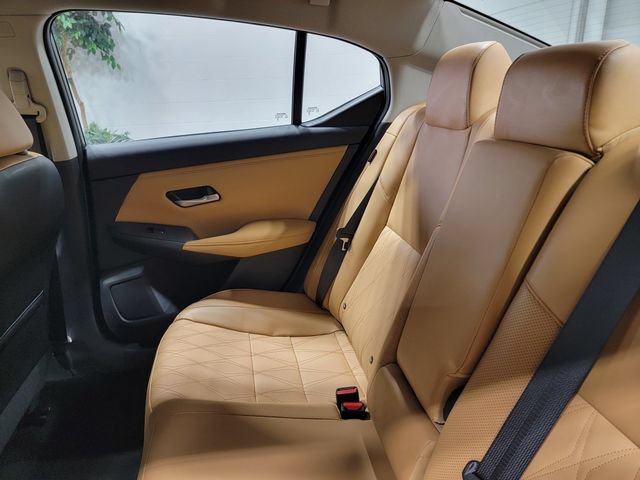 Used 2022 Nissan Sentra SV w/ SV Premium Package FWD image 13