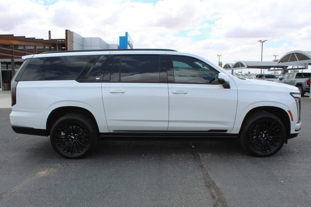 Used 2025 Cadillac Escalade ESV Sport Platinum w/ LPO, Floor Liner Package AWD/4WD image 2