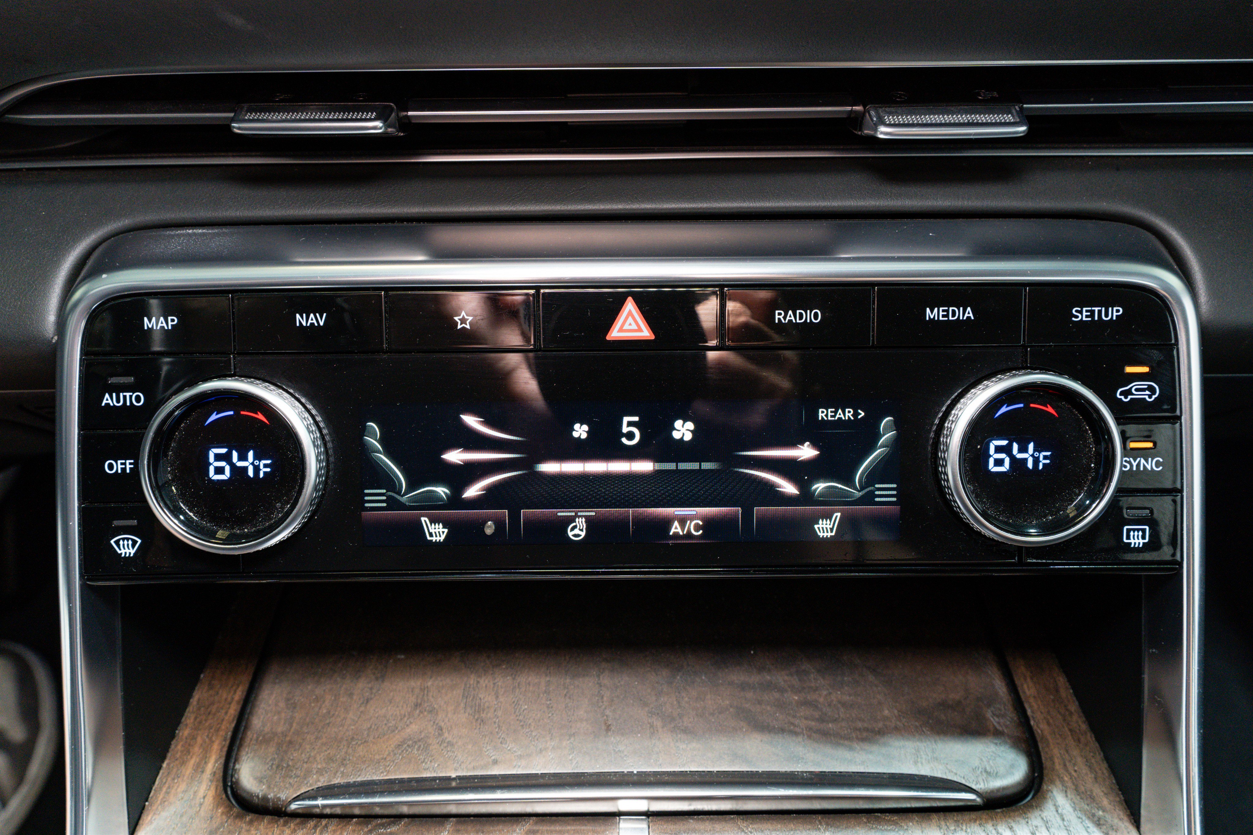 Used 2024 Genesis GV80 2.5T image 23