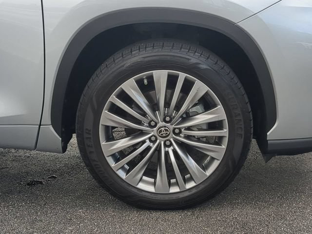 Used 2021 Toyota Highlander Platinum FWD image 11