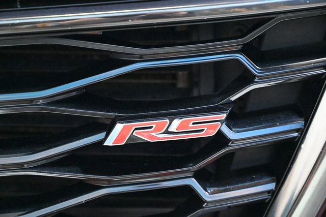 Used 2022 Chevrolet Traverse RS w/ LPO, 'HIT The Road' Package AWD/4WD image 12