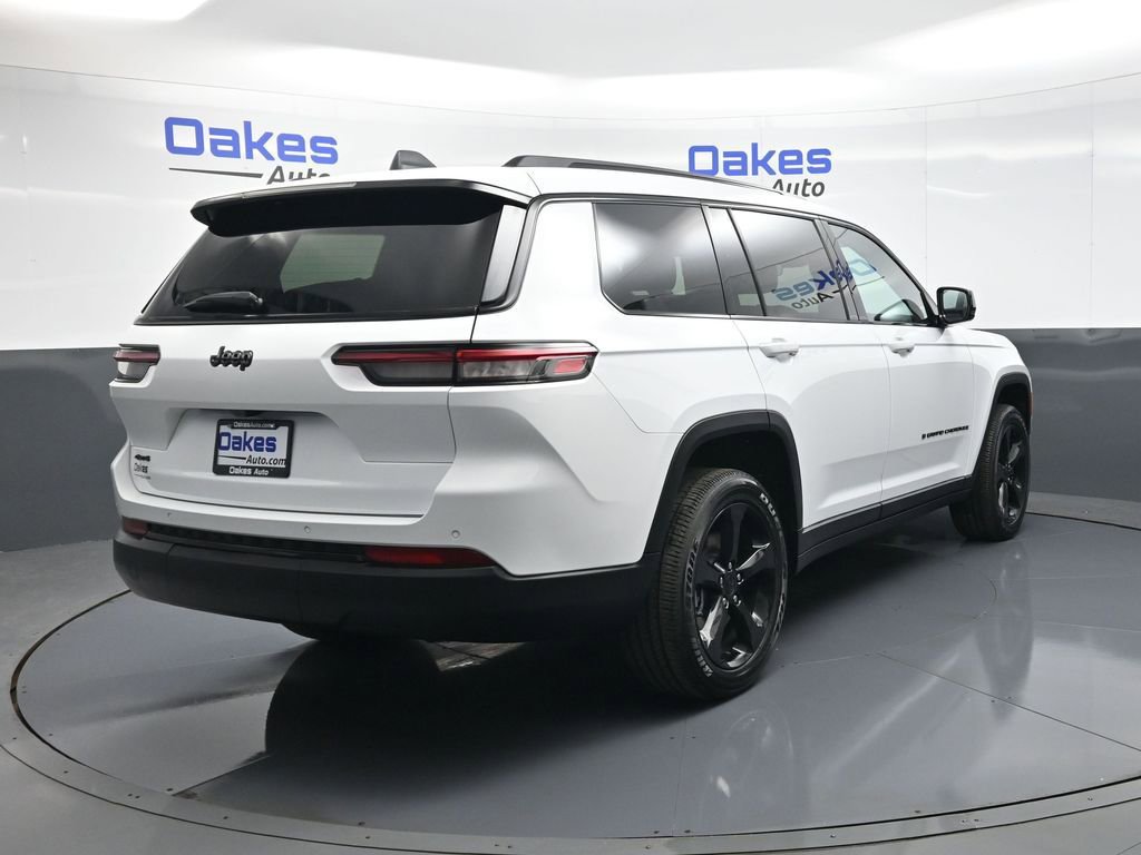 Used 2025 Jeep Grand Cherokee L Altitude image 8