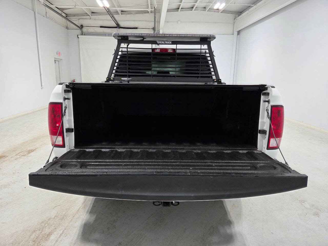 Used 2022 RAM 1500 Tradesman w/ Chrome Appearance Group image 7