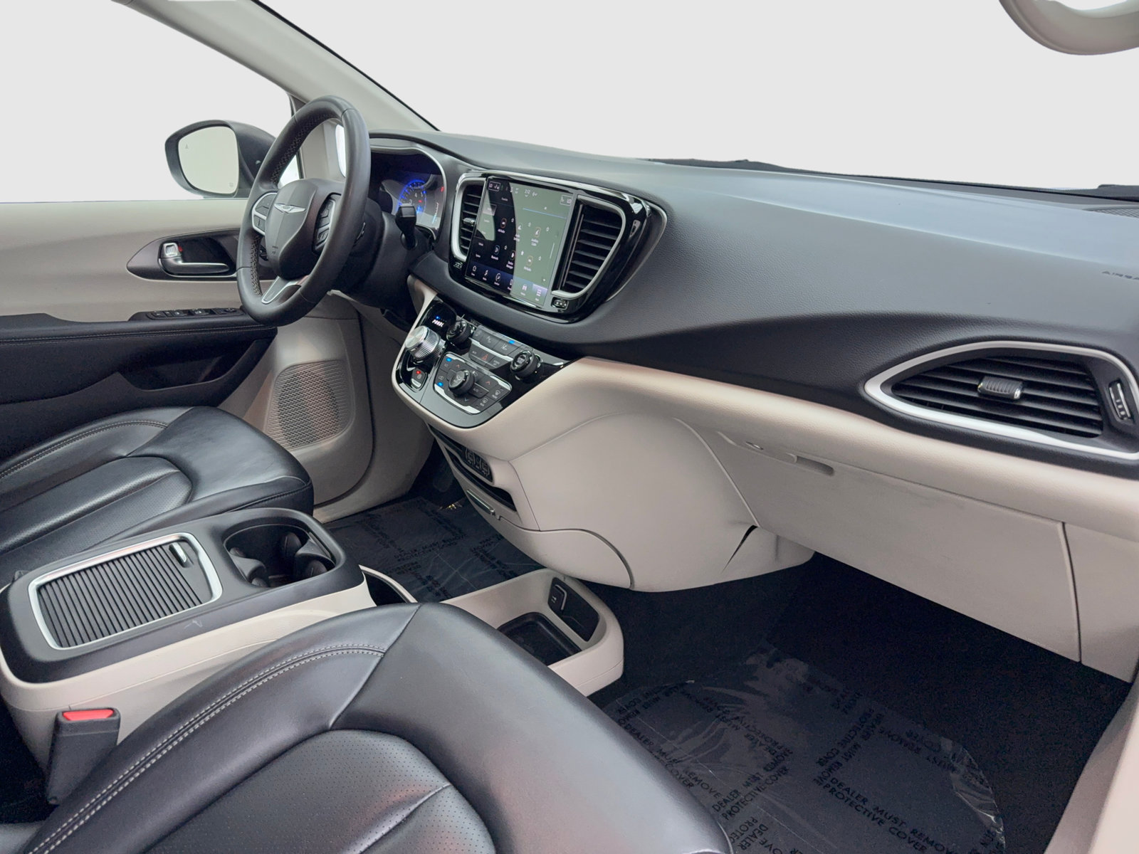 Used 2023 Chrysler Pacifica Touring-L FWD image 41