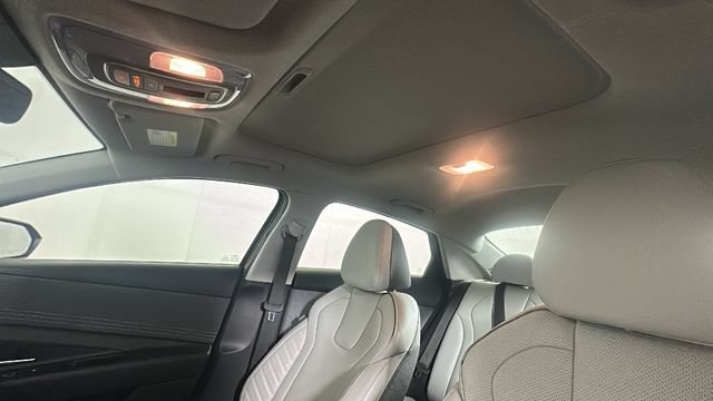 Certified 2023 Hyundai Elantra Limited FWD image 11