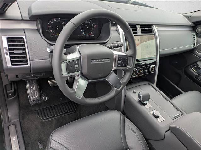 New 2025 Land Rover Discovery Dynamic SE AWD/4WD image 3