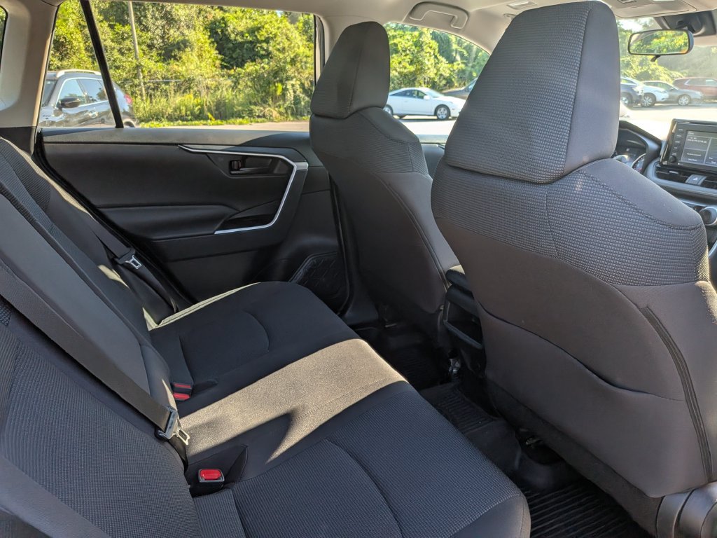 Used 2021 Toyota RAV4 LE FWD image 24
