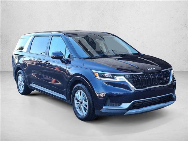 Used 2024 Kia Carnival LX image 3