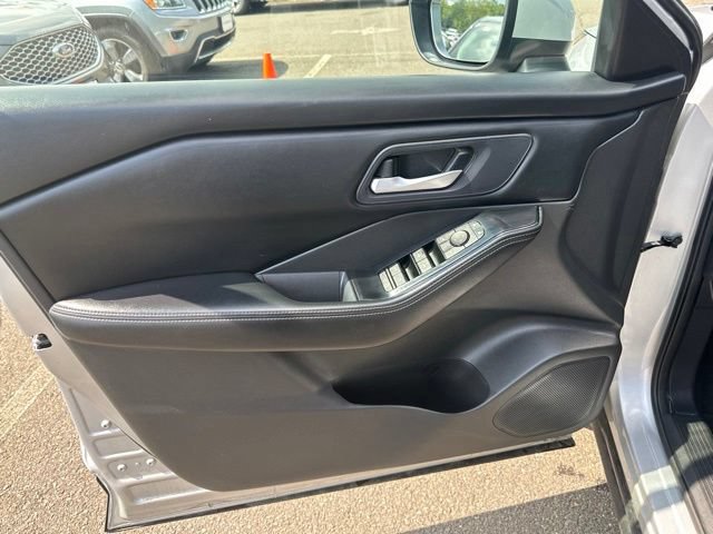 Used 2024 Nissan Rogue SV AWD/4WD image 14