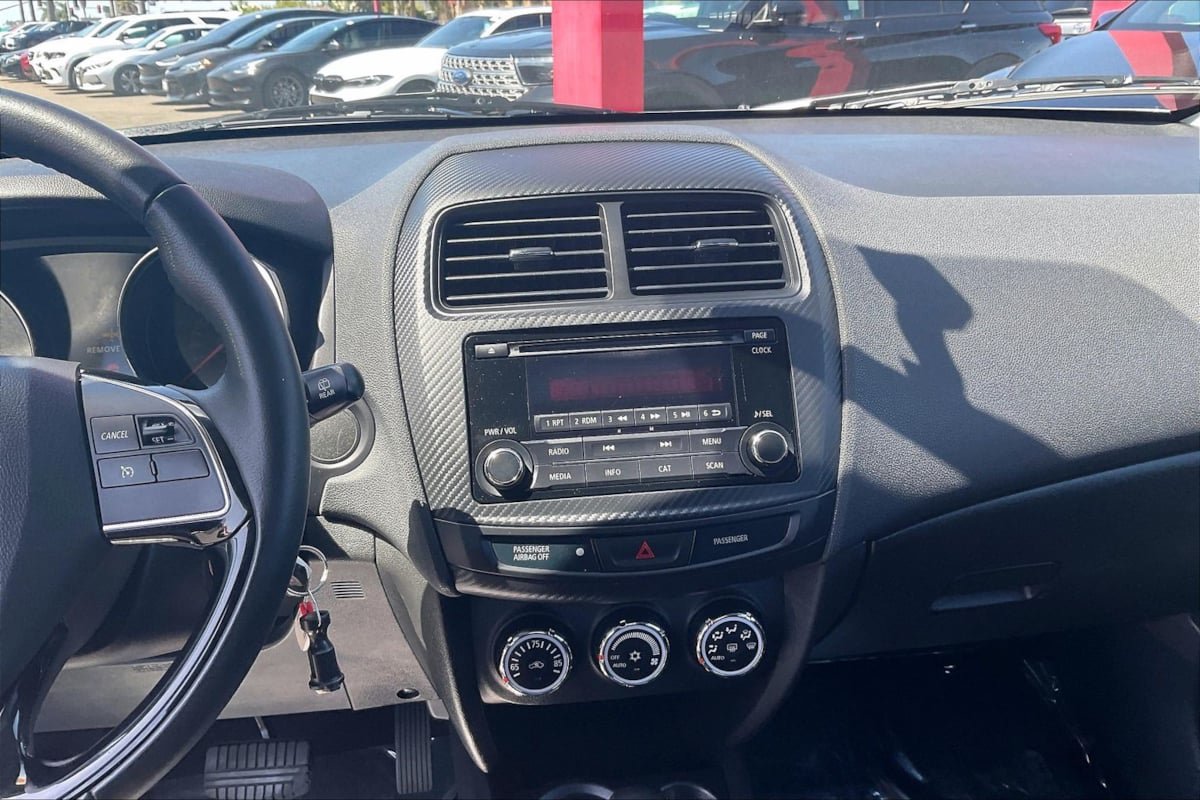 Used 2017 Mitsubishi Outlander Sport ES FWD image 6