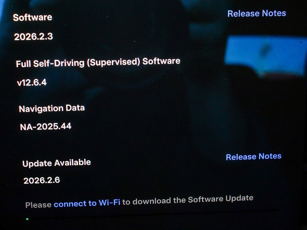 Used 2023 Tesla Model S Standard Range image 23