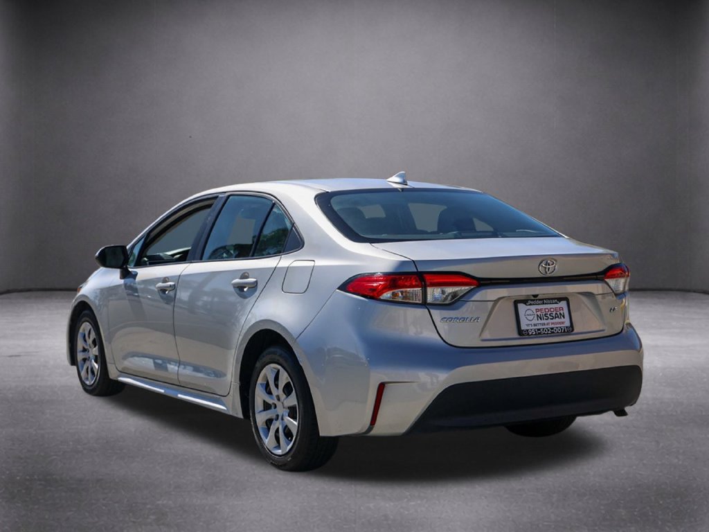 Used 2025 Toyota Corolla LE FWD image 7