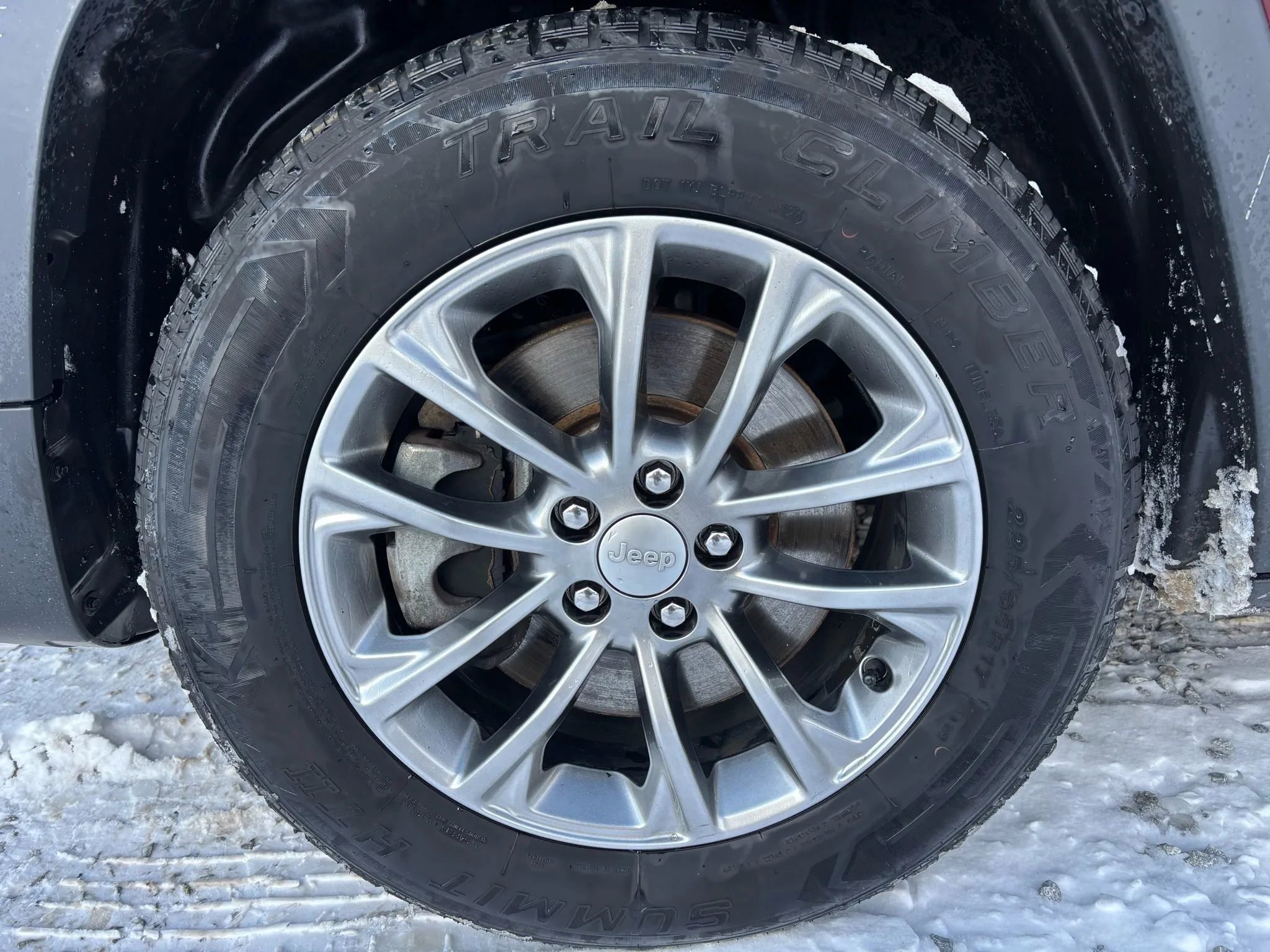 Used 2020 Jeep Cherokee Latitude Plus image 12