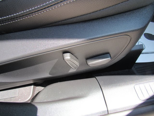 Used 2025 Ford Escape Platinum w/ Premium Technology Package AWD/4WD image 32