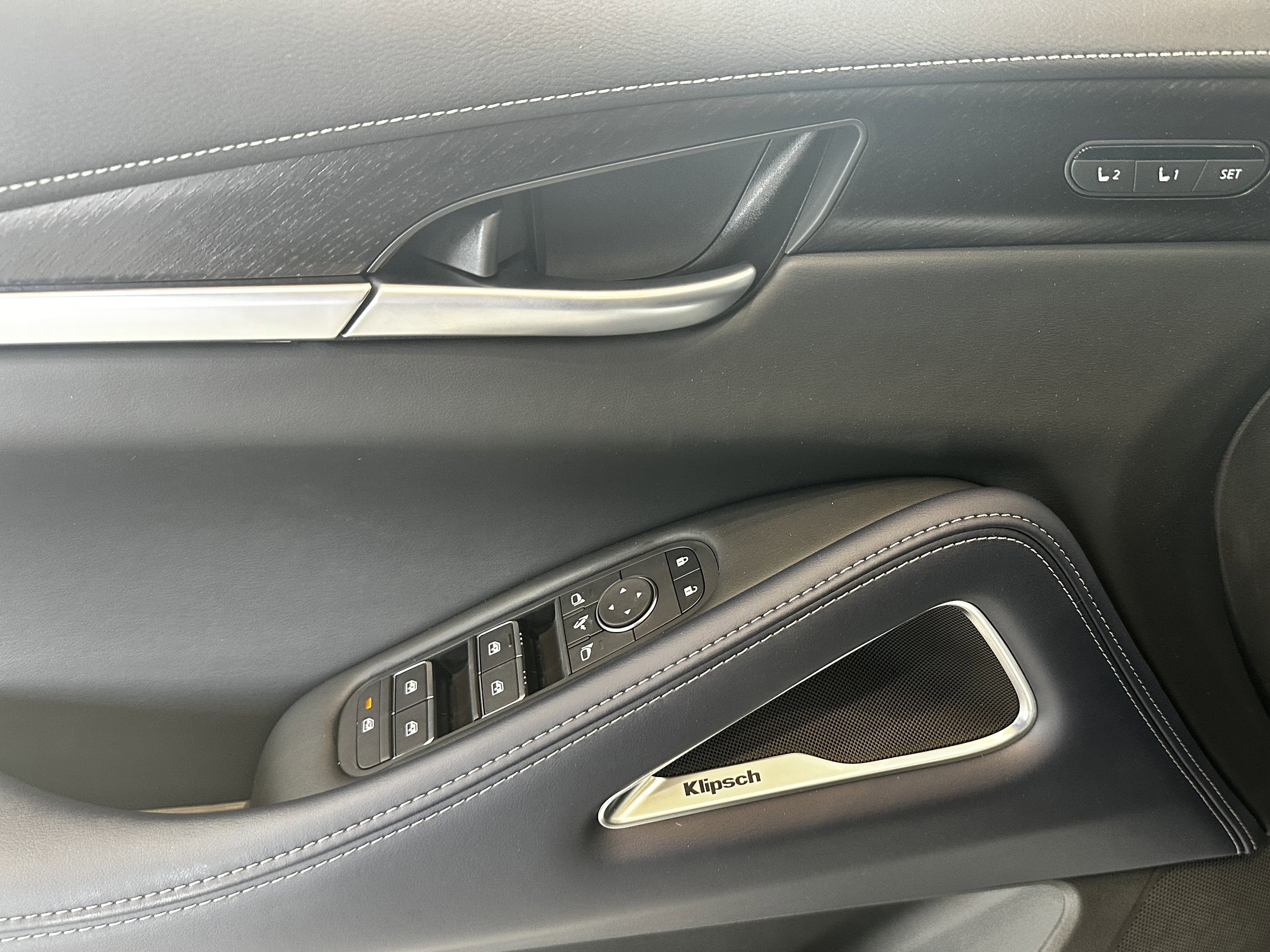 New 2026 INFINITI QX60 Sport w/ Dark Cargo Package image 15