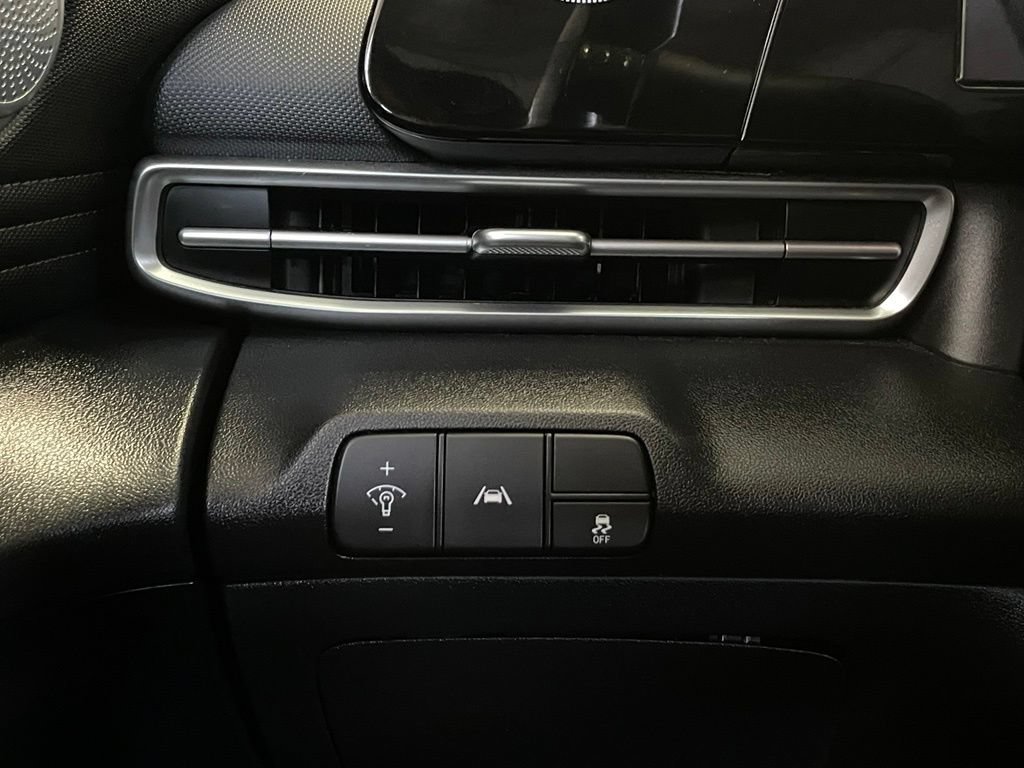 Used 2022 Hyundai Elantra SEL w/ Convenience + Premium Package FWD image 13