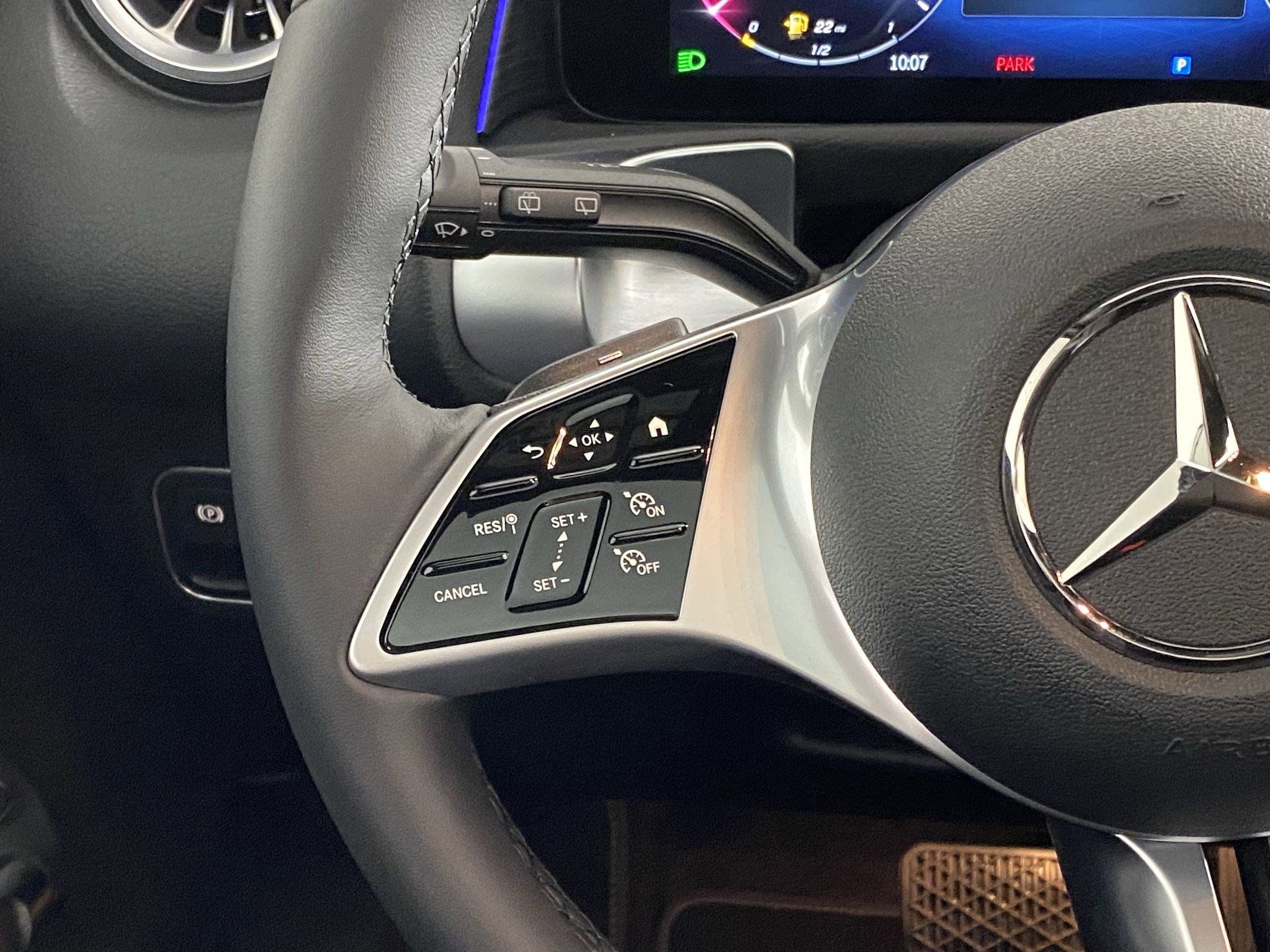 New 2025 Mercedes-Benz GLB 250 4MATIC image 17