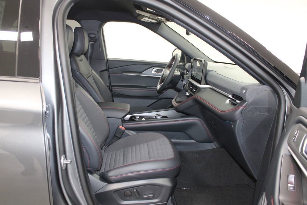 New 2026 Ford Explorer ST-Line w/ ST-Line Street Pack image 27