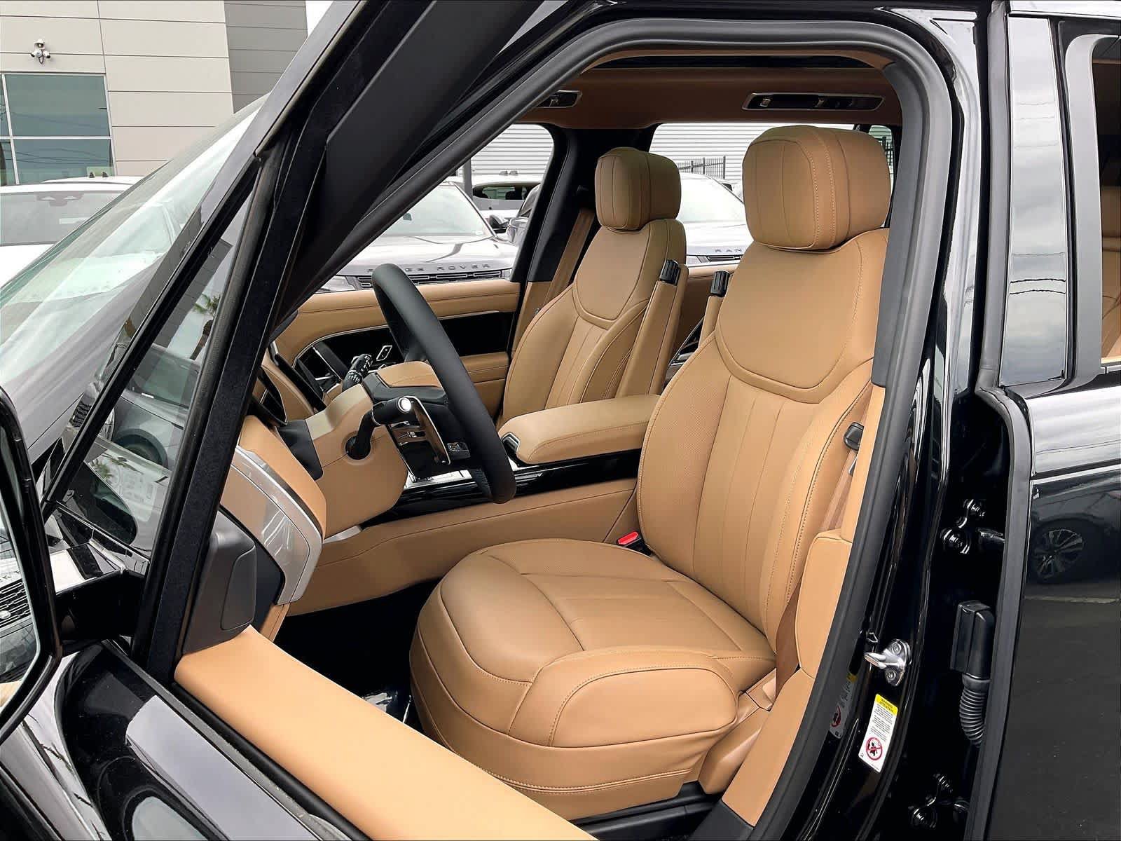 New 2026 Land Rover Range Rover Long Wheelbase SE AWD/4WD image 11