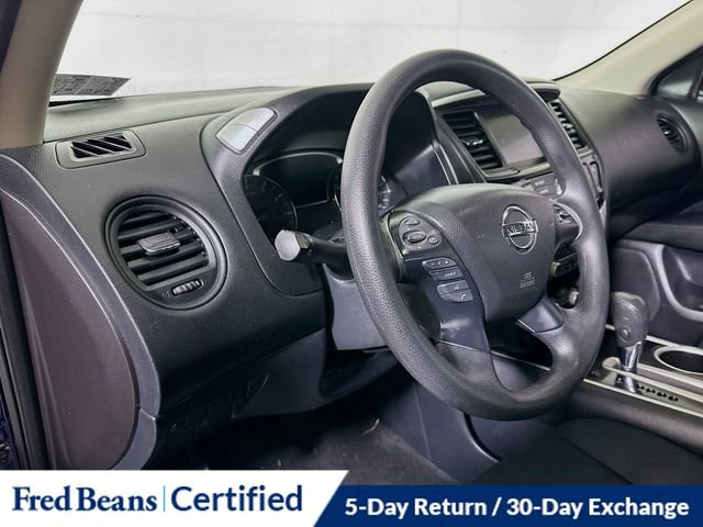 Used 2017 Nissan Pathfinder S image 11
