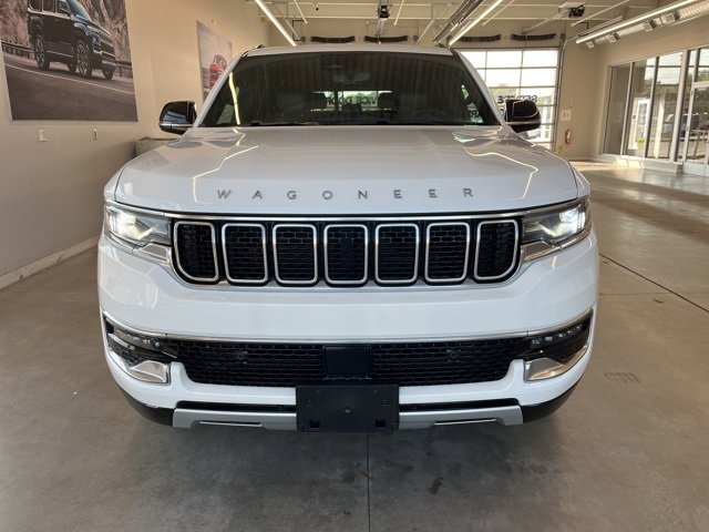 Used 2023 Jeep Wagoneer L Series II image 2