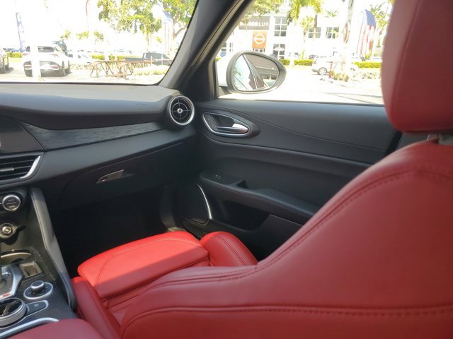 Used 2023 Alfa Romeo Giulia Sprint RWD image 15