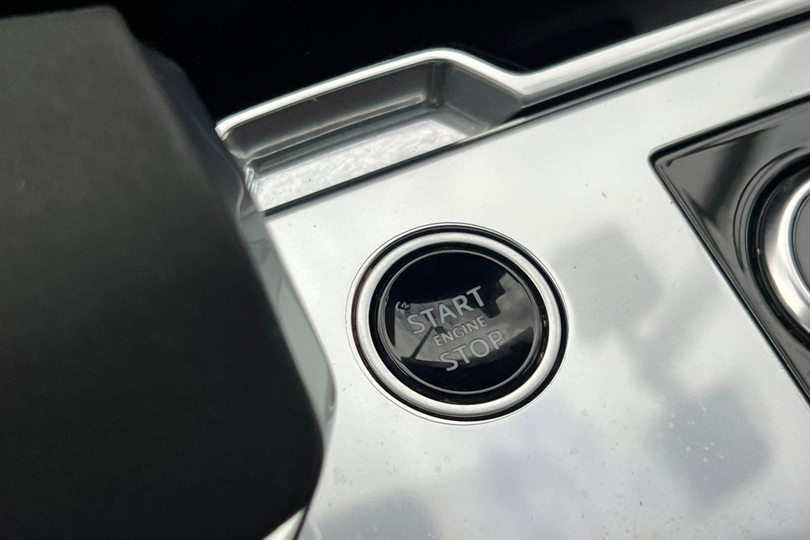 Certified 2023 Land Rover Range Rover Autobiography AWD/4WD image 36