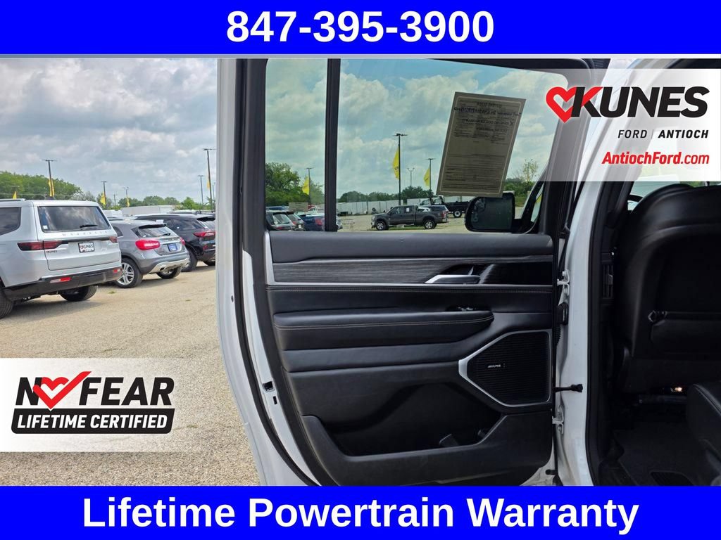 Used 2024 Jeep Wagoneer L Series II w/ Flexible Seating Group AWD/4WD image 25