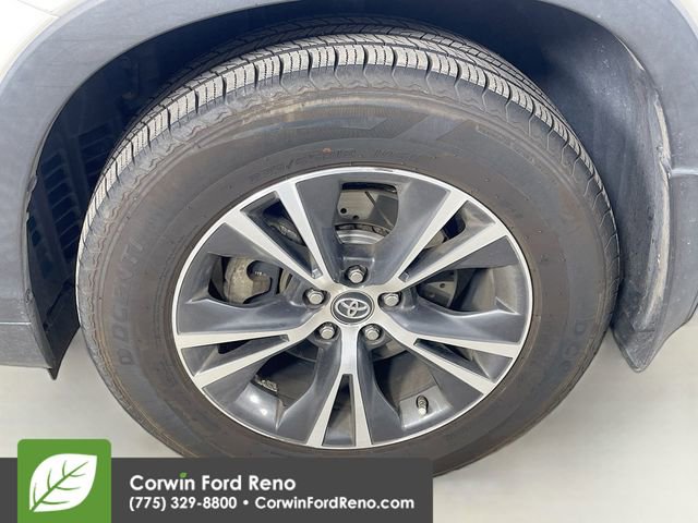 Used 2016 Toyota Highlander XLE image 32