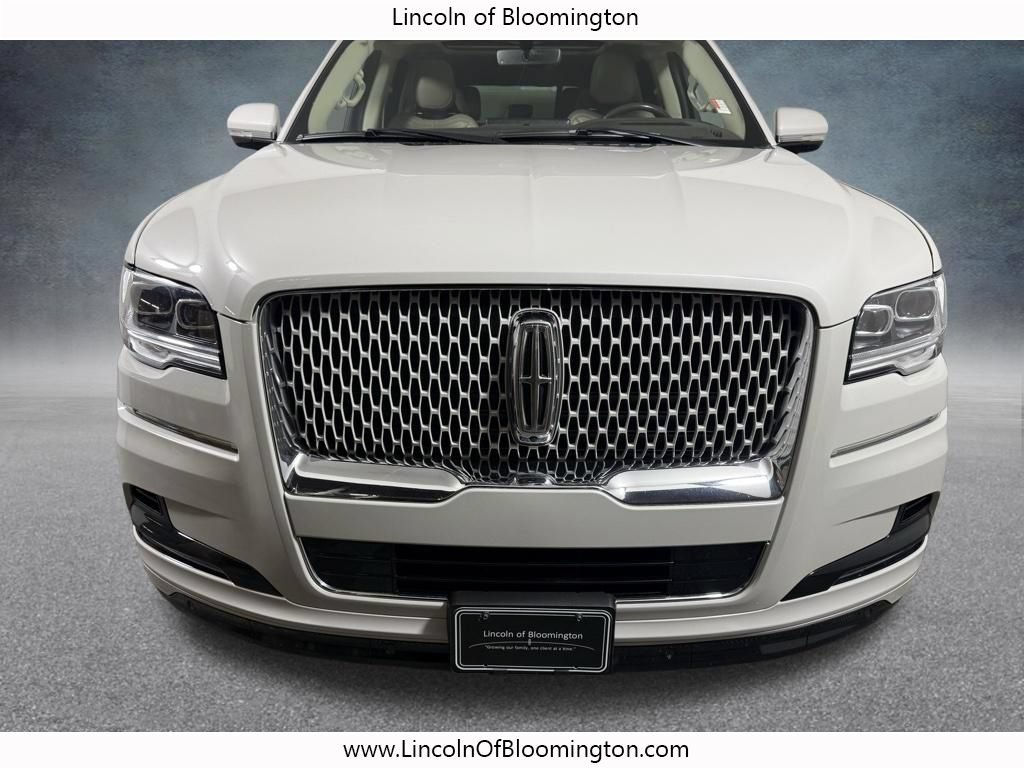 Certified 2024 Lincoln Navigator L Reserve AWD/4WD image 12