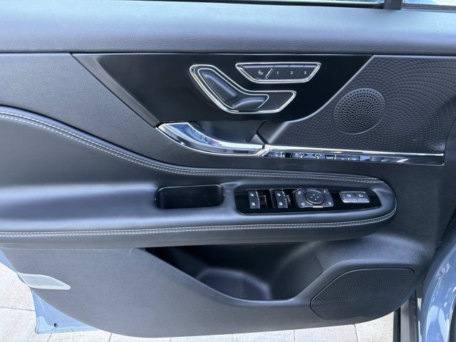 New 2026 Lincoln Corsair Premiere FWD image 9
