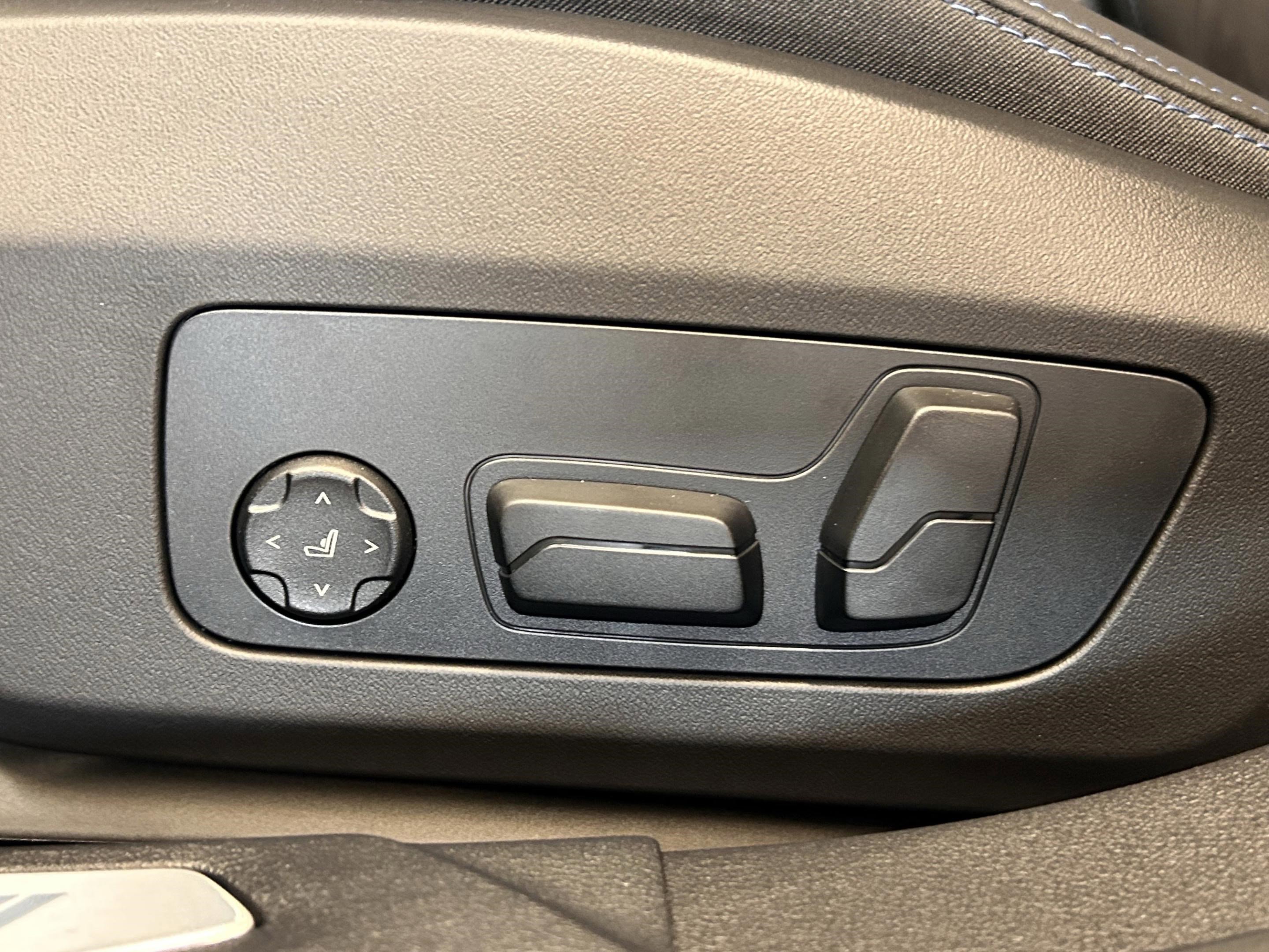 Used 2026 BMW M235i xDrive w/ Technology Package image 28