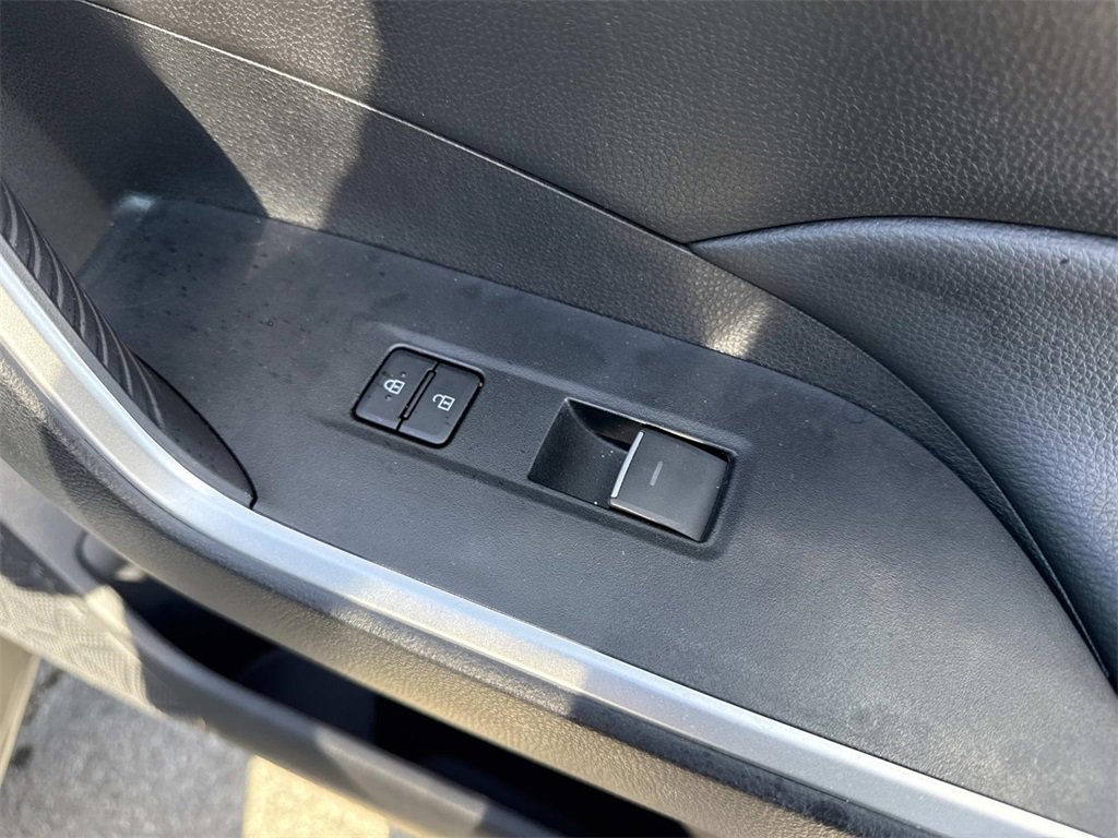 Used 2025 Toyota RAV4 XLE image 30