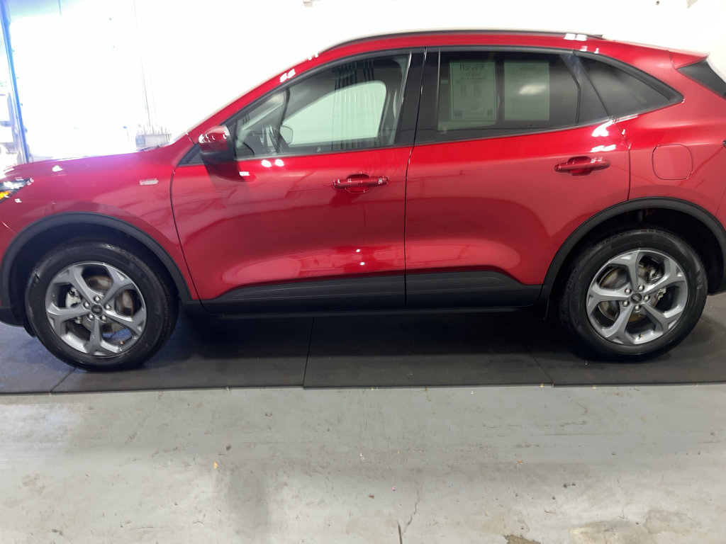 Used 2025 Ford Escape ST-Line Select AWD/4WD image 5