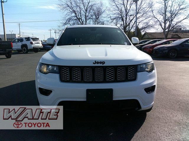 Used 2017 Jeep Grand Cherokee Altitude AWD/4WD image 6