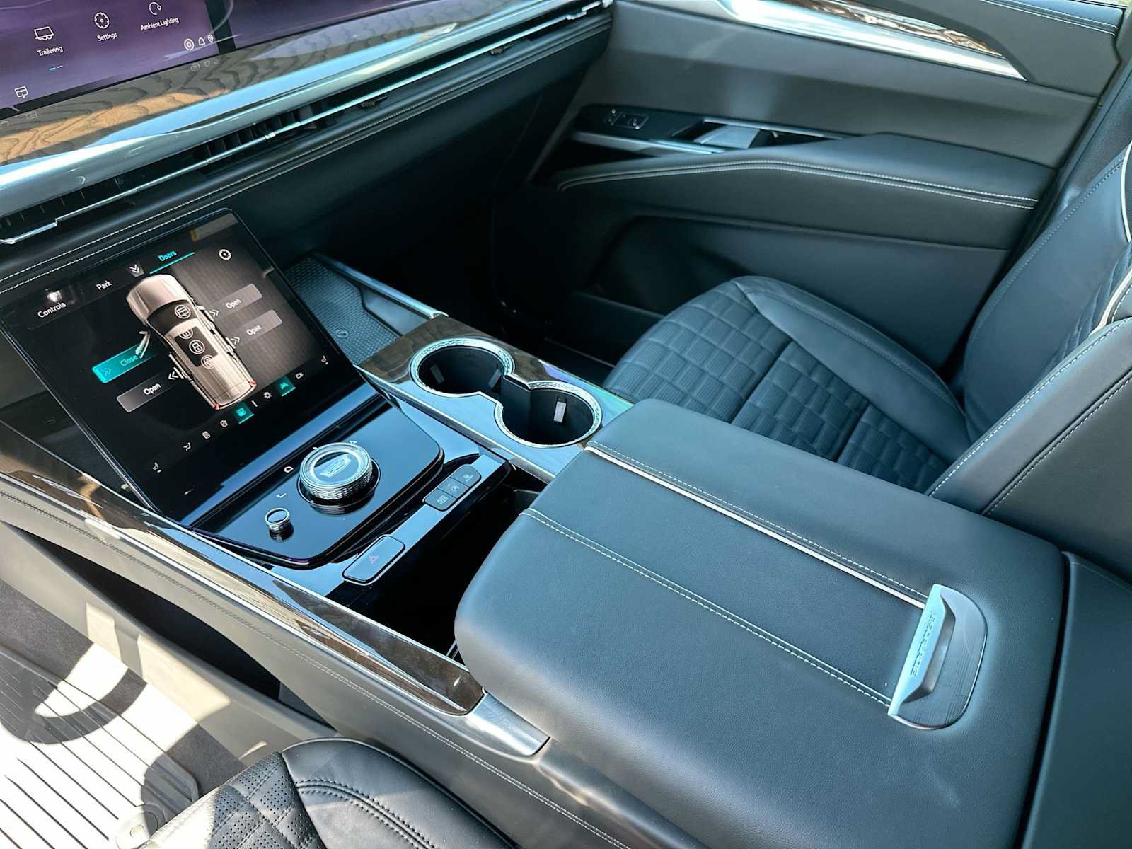 Certified 2026 Cadillac Escalade Platinum Sport AWD/4WD image 18