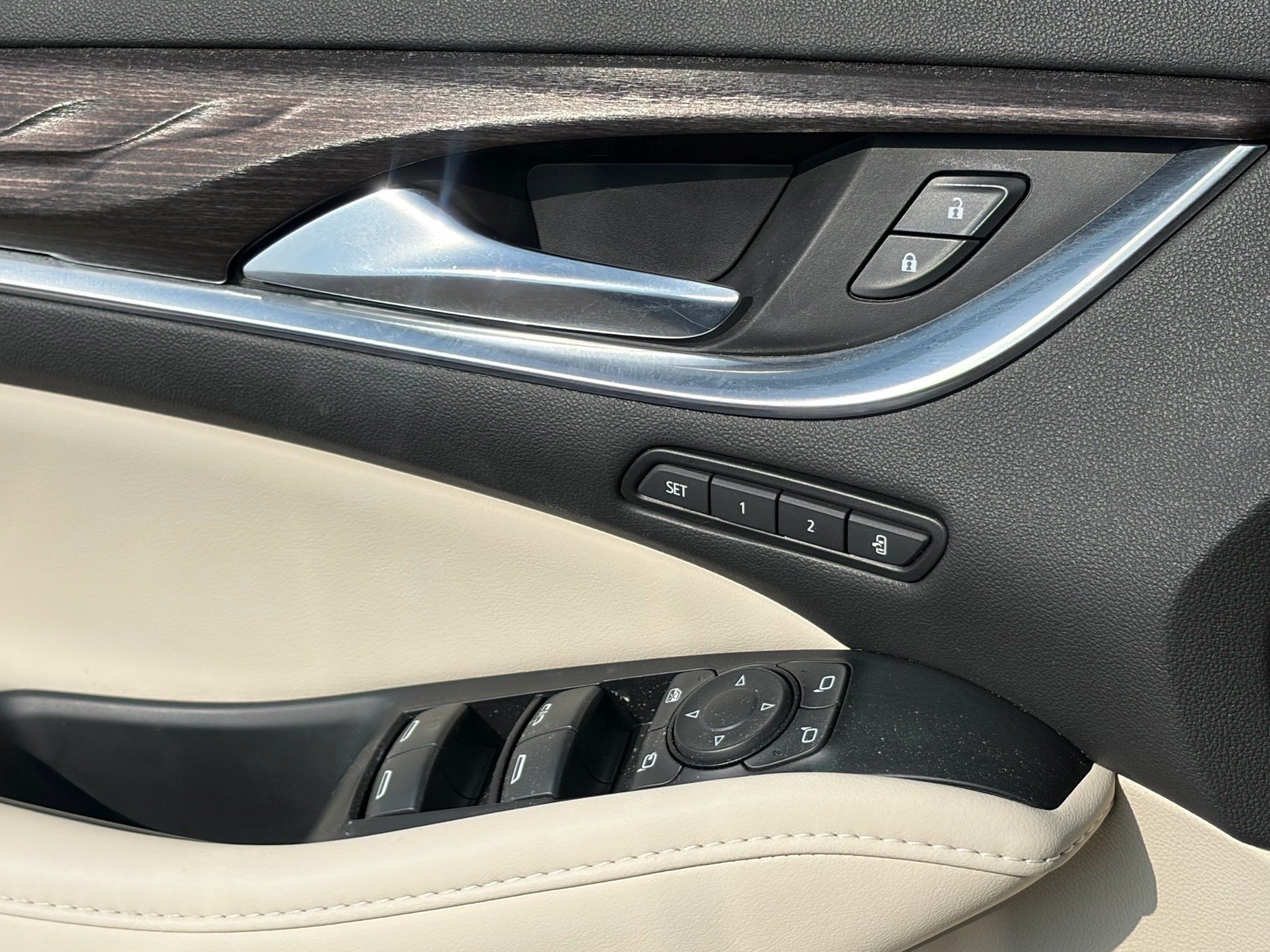 Used 2024 Buick Enclave Avenir w/ Trailering Package, 5000 lbs. FWD image 21