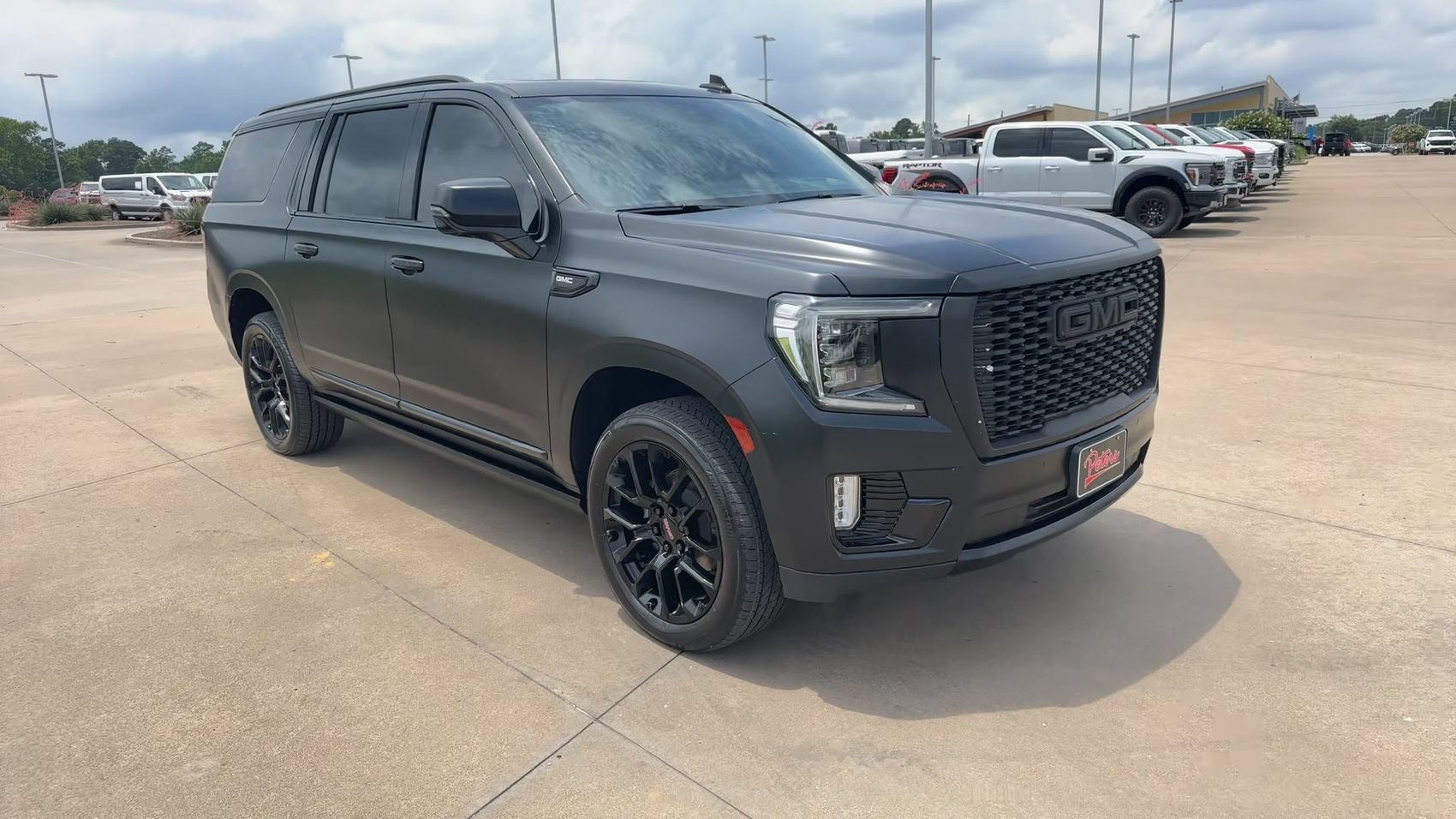Used 2023 GMC Yukon XL Denali w/ LPO, Floor Liner Package AWD/4WD image 3