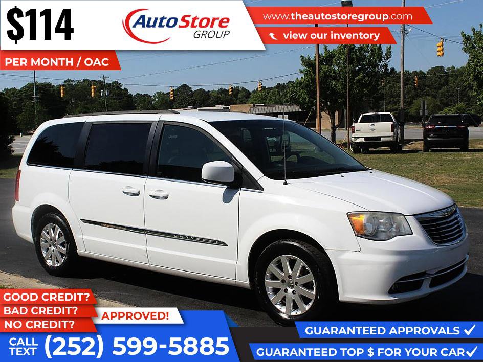 Used 2014 Chrysler Town & Country Touring FWD image 4