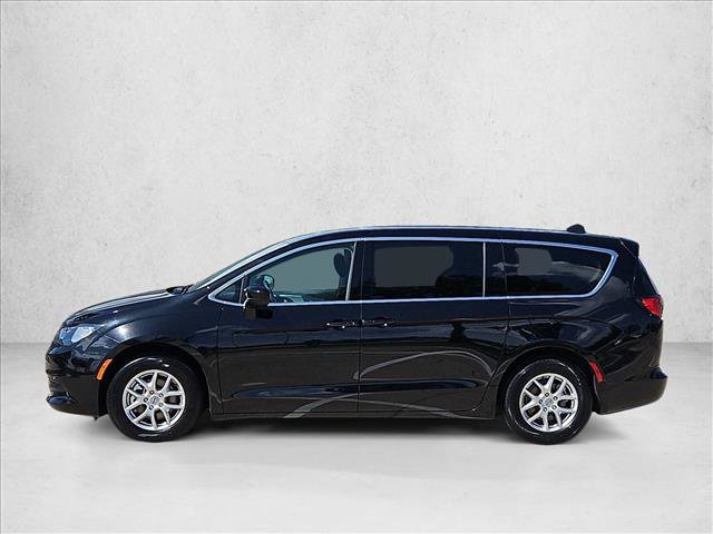 Used 2024 Chrysler Voyager LX FWD image 9