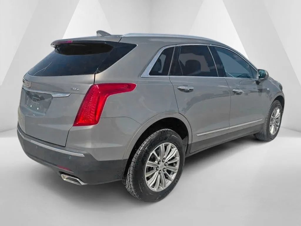 Used 2018 Cadillac XT5 Luxury w/ Driver Awareness Package FWD image 7