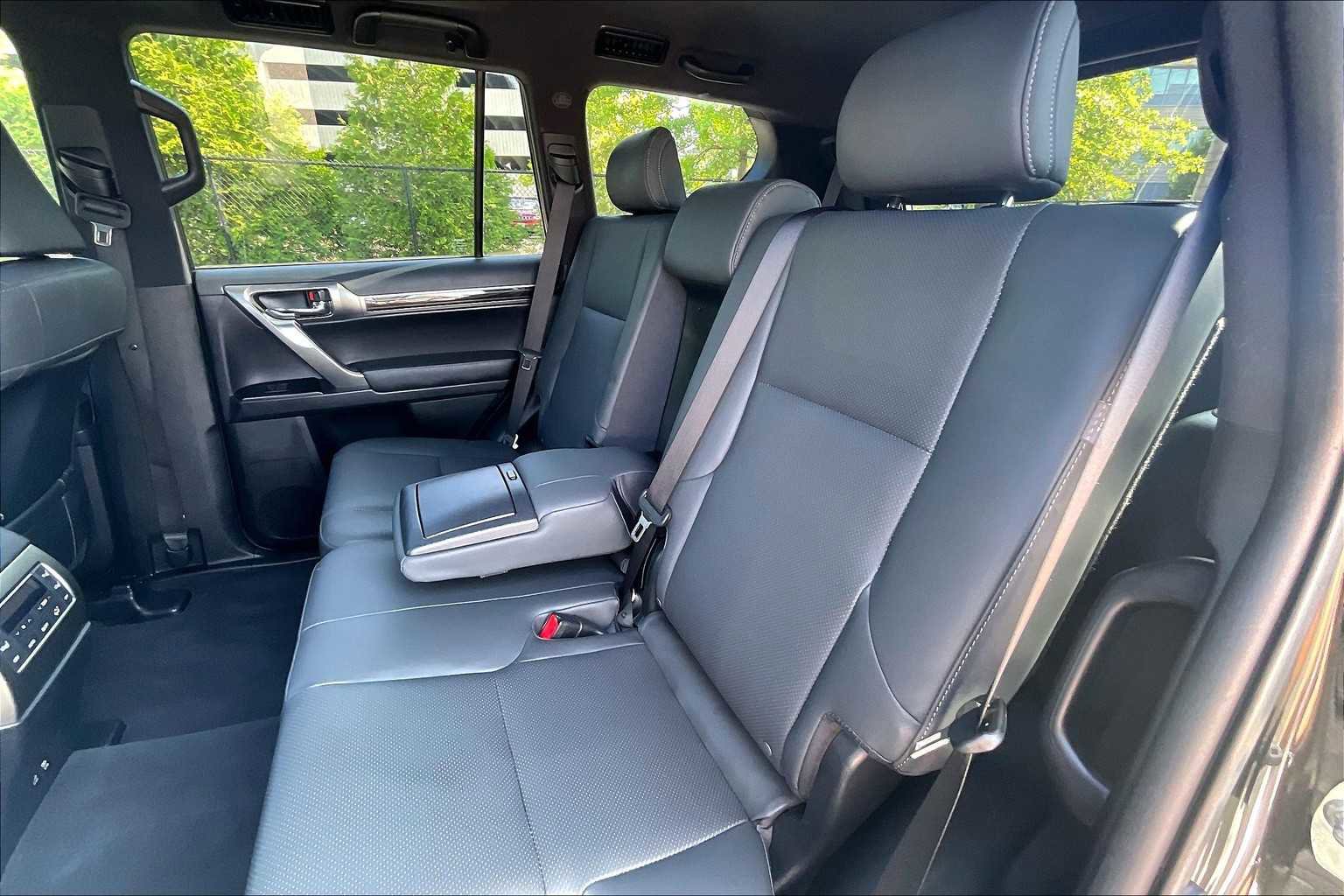 Used 2023 Lexus GX 460 Premium image 15