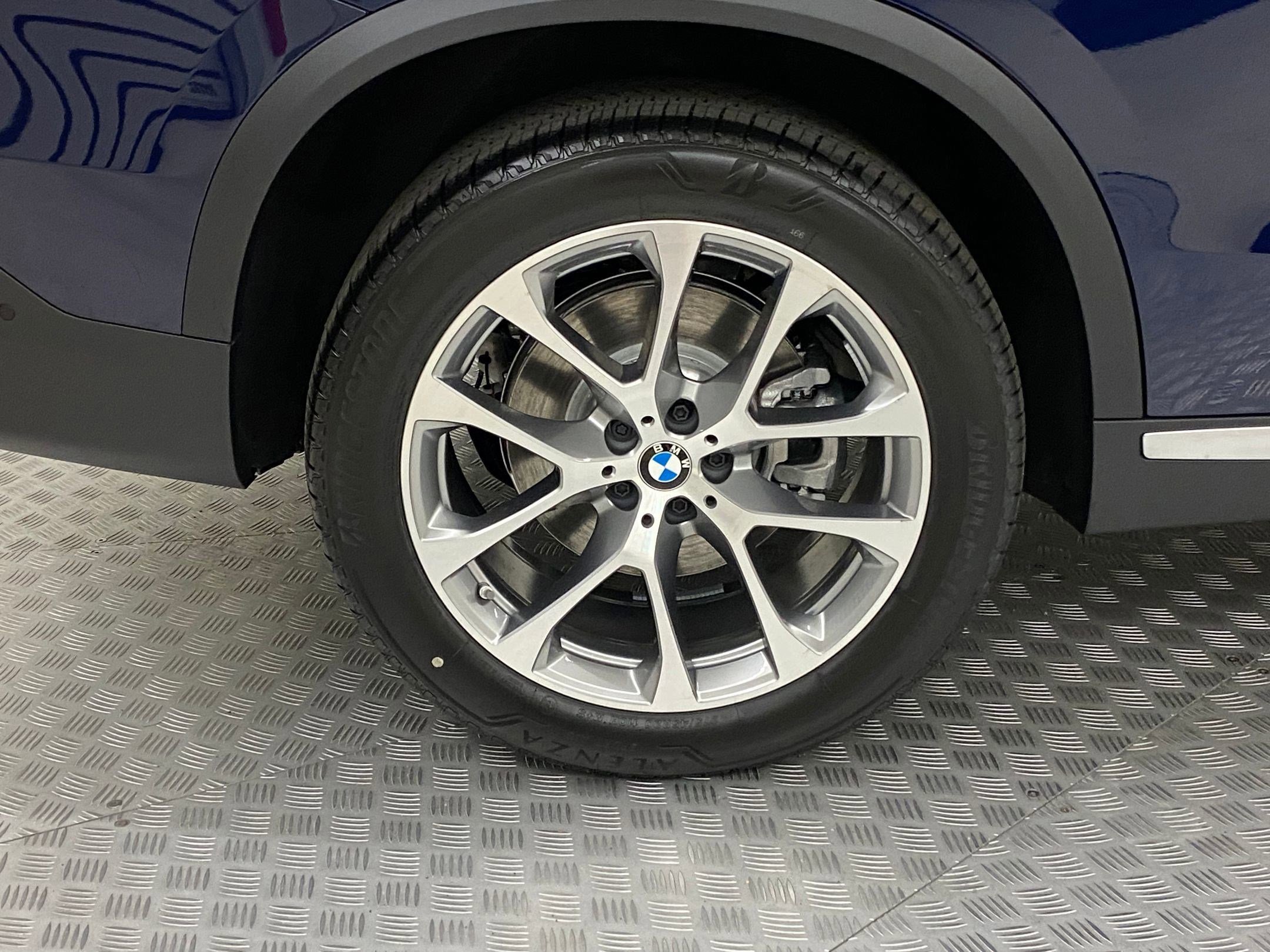 Used 2026 BMW X5 xDrive40i w/ Climate Comfort Package image 10