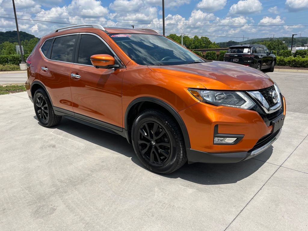 Used 2017 Nissan Rogue SV AWD/4WD image 31