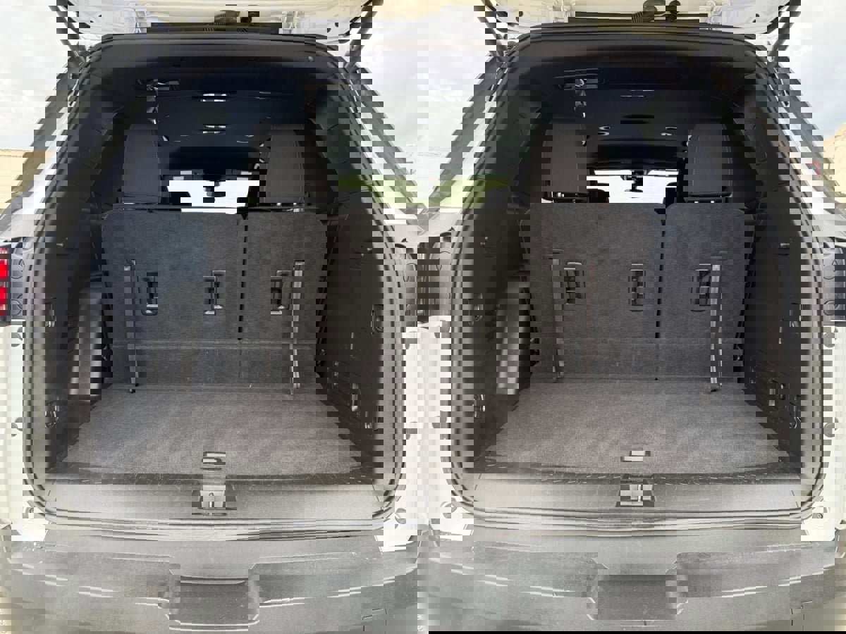 Used 2023 Chevrolet Traverse LT image 20