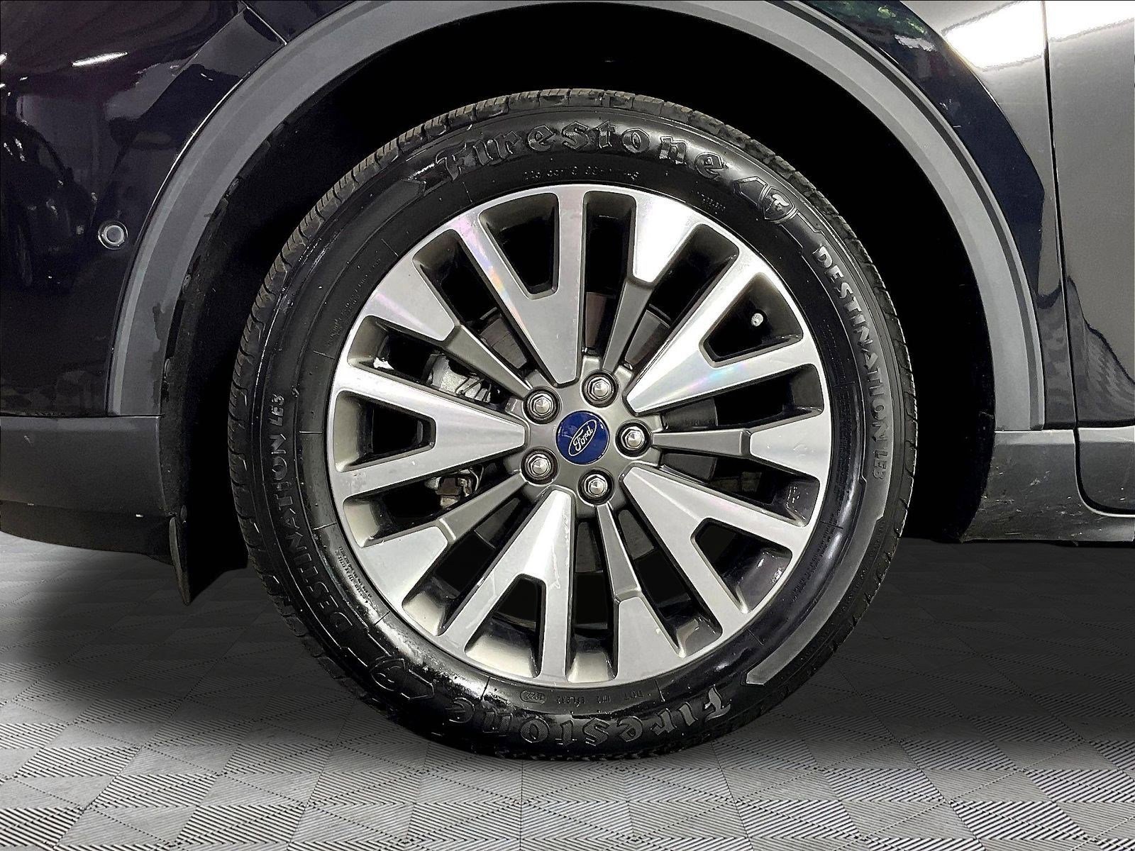 Used 2020 Ford Escape Titanium w/ Titanium Premium Package 2.0 AWD/4WD image 33